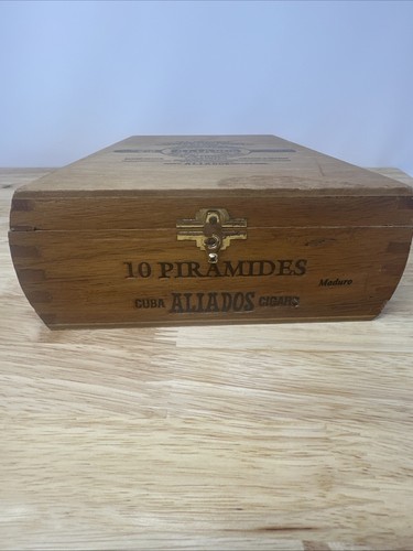 VINTAGE ALIADOS CIGAR BOX UNIQUE SHAPE DOVETAILED WOOD HINGED HONDURAS - Picture 7 of 7