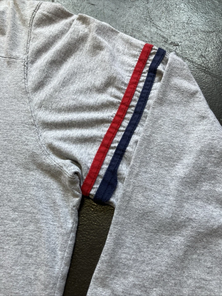 Camisa Jersey Gris 3XL De Colección Y2K Disney Pooh And Friends Manga Larga Cuello en V Foto 4 de 4