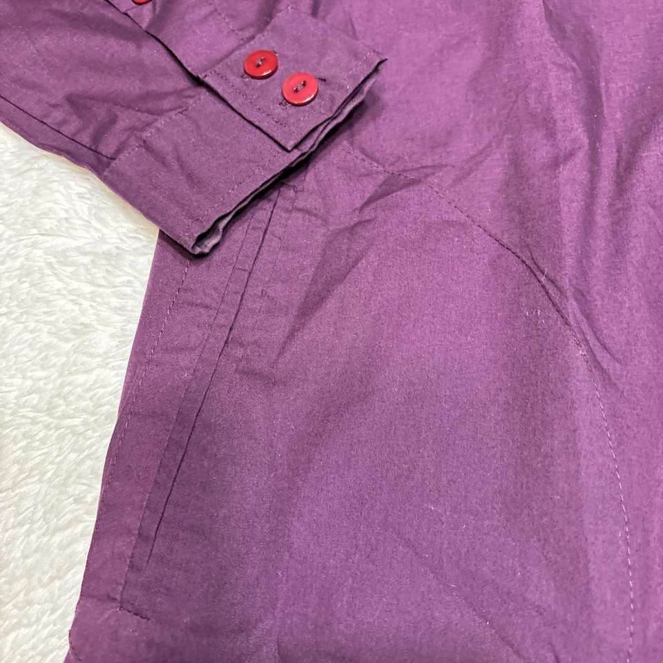 Camisa para mujer Joan Rivers púrpura oscuro con botones talla mediana Foto 2 de 4