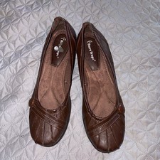 Zapatos cómodos planos sin cordones Bare Traps Analise talla 11 M para mujer de cuero marrón