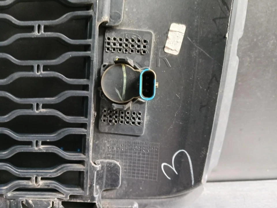 LAND ROVER RANGE ROVER SPORT GRILLE L494, BUMPER GRILLE (LH SIDE), NON SVR TYPE, - image 4 of 4