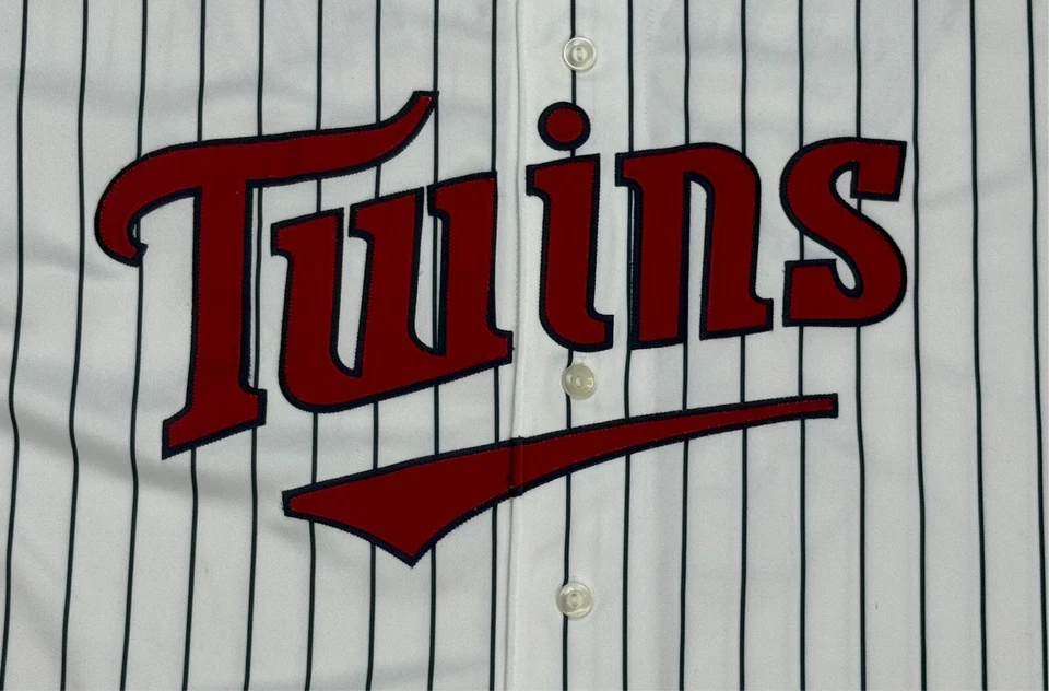 Majestic Vtg Minnesota Twins #33 Justin Morneau Striped Baseball Jersey Size XXL - Image 2 of 4