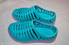 Girls Casual Summer Shoes TURQUOISE RUBBER CLOGS Slip On S 11-12 M 13-1 L 2-3