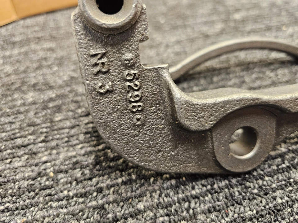 Cardone 14-1127 Disc Brake Caliper Bracket RWD For 2002 - 2005 Cadillac Escalade - Image 4 of 4