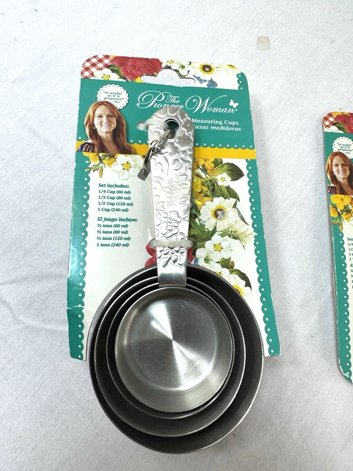 Juego de 4 cucharas medidoras de acero inoxidable POSY Pioneer Woman anillo en relieve NUEVO Foto 2 de 4