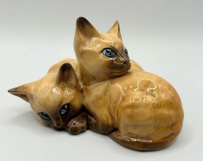 BESWICK CAT SIAMESE KITTENS CURLED TOGETHER MODEL No. 1296 Darker Colored (z485)
