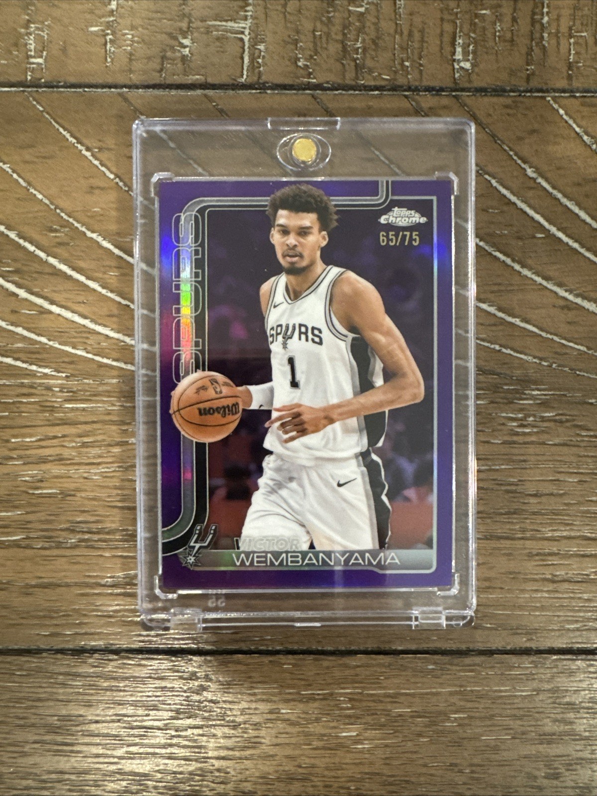 Topps 2025-26 Chrome Victor Wembanyama Purple Refractor /75 Spurs #221