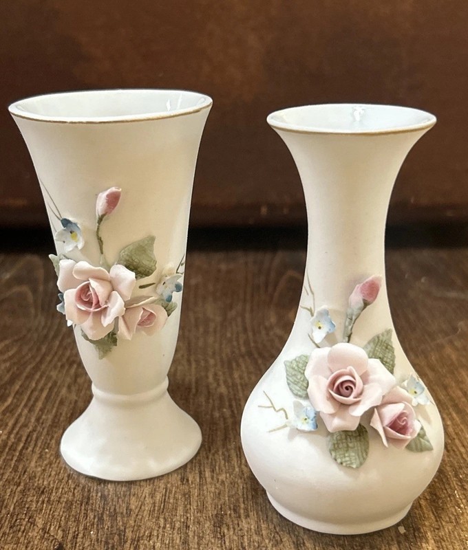 2 Vintage Lefton China Handpainted Vases #1847W No Chips/Crack 4” Tall