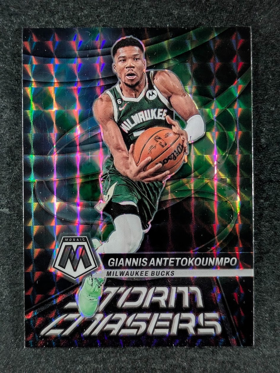 2022-23 Panini Mosaic GIANNIS ANTETOKOUNMPO Prizm Storm Chasers Milwaukee Bucks