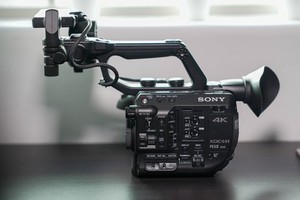 Sony FS5Ⅱ　PXW-FS5M2 FS5 II Handheld Camcorder - 4K HDR - Sony Pro
