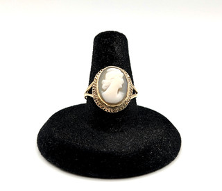 Vintage 9CT Yellow Gold English Shell Lady Profile Cameo Ring Size 7.75