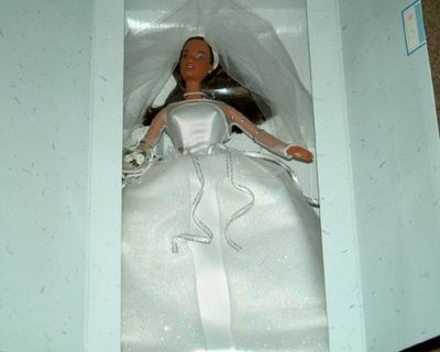 Barbie En Porcelaine Romantic Rose Bride, Occasion, Poupée De Collection