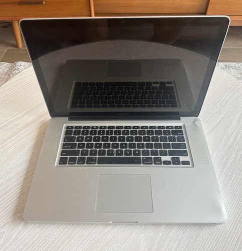 Apple MacBook Pro 2011 8.2 - 15” - Intel Core i7, Upgraded 16GB RAM, 750GB HDD - Picture 2 of 8