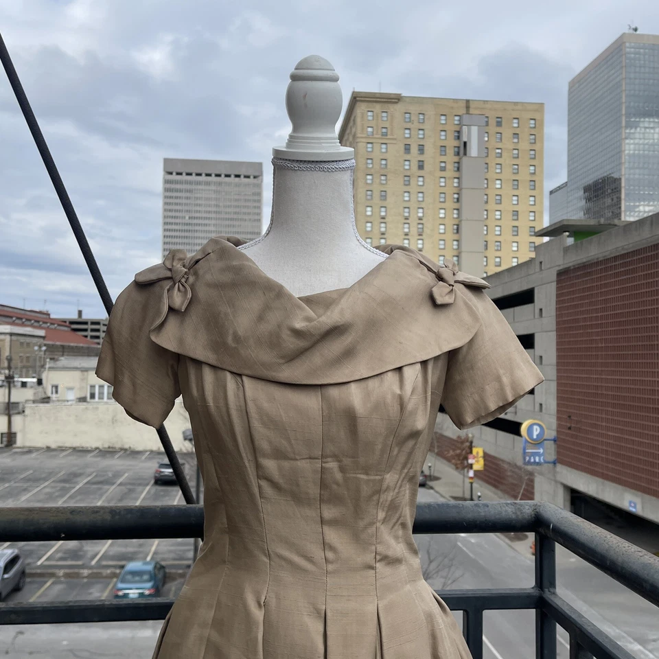 Vestido de fiesta vintage años 50 entallado y acampanado marrón sin mangas cóctel nuevo look XXS Foto 3 de 4