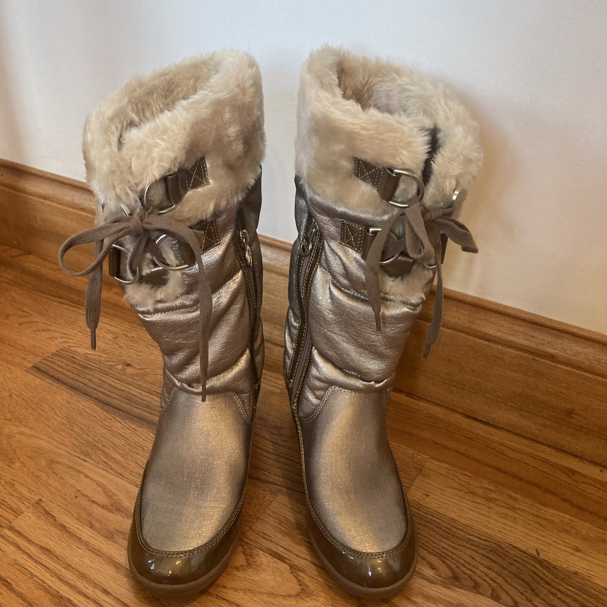 Anne Klein size M taupe boots