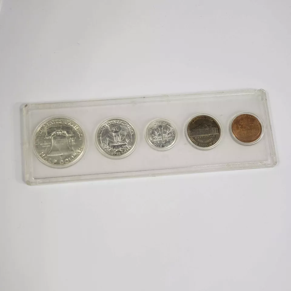 (1) 1957 United States Mint SILVER Philadelphia Year Set WHITMAN Plastic Holder - Image 4 of 4