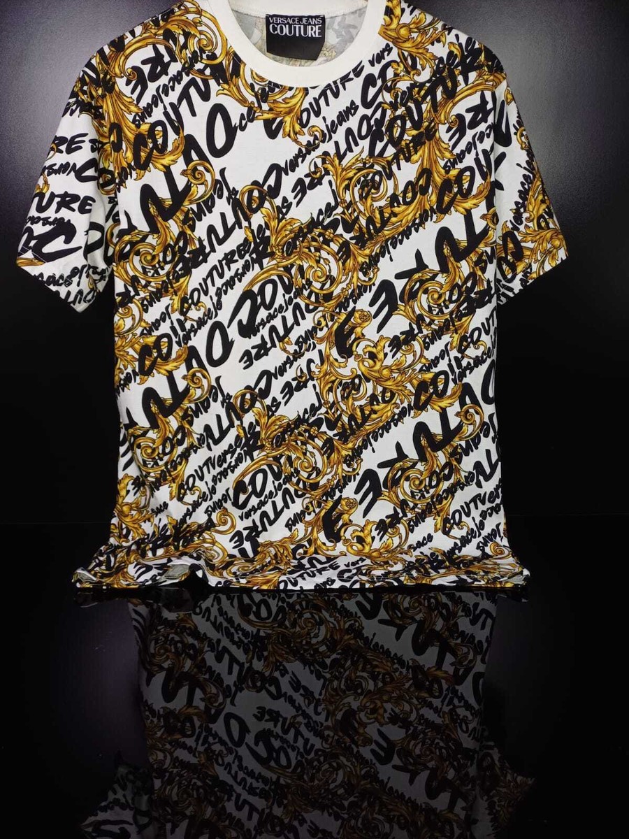 【関税&送料込】Versace Jeans Couture Outline Baroque T-Shir s-l1200.jpg