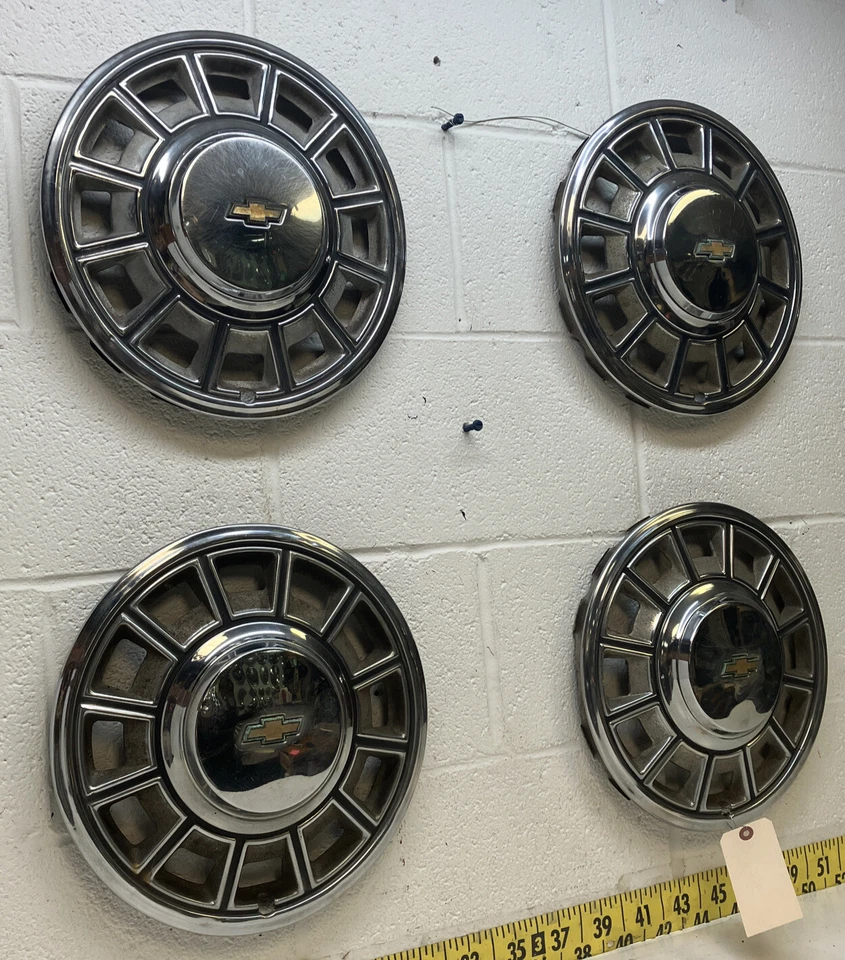 Б/у оригинальный производитель GM набор из 4 колпаков ступицы 13 дюймов 1980-1984 Chevrolet Citation (5359) - Изображение 2 из 4