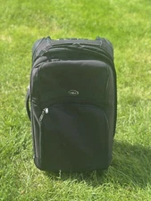 Eagle Creek Tarmac 22 ES Black Upright Luggage Wheeled Carry On Expandable