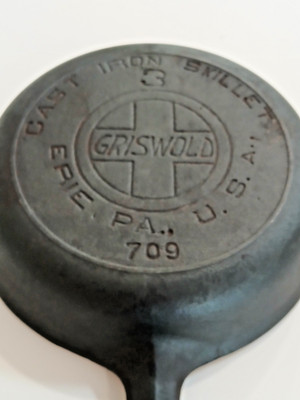 Griswold SLANT EPU No 3 cast iron skillet - Cracked