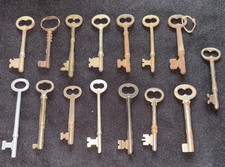 LOT OF 15 OLD SKELETON KEYS LOT