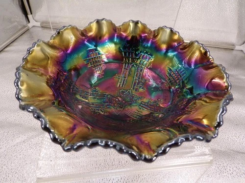 Crown Crystal amethyst carnival glass bowl Butterfly Bower                   O15