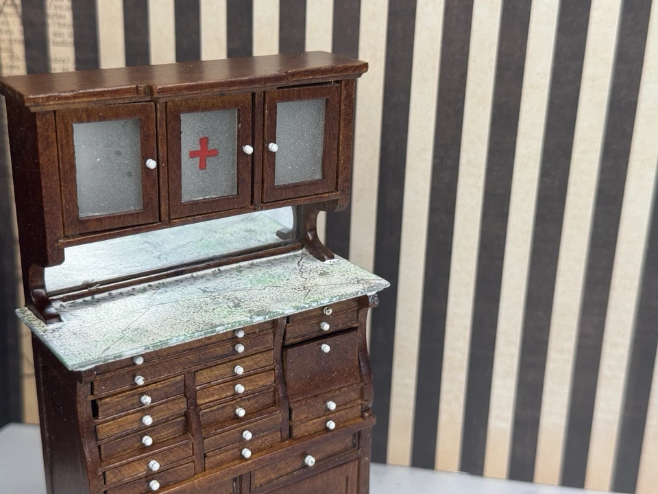 Gabinete dental Heidi Ott para casa de muñecas Foto 2 de 4