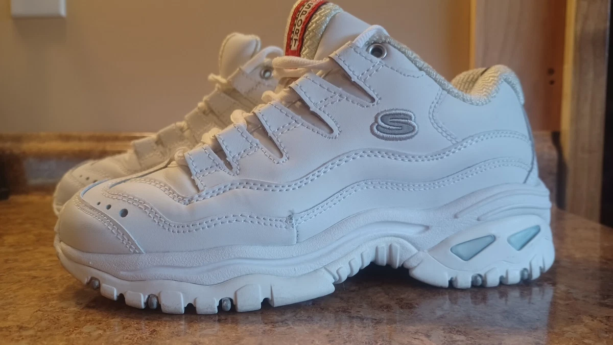 SKECHERS SPORT SHOES WOMEN S SIZE 7 right shoe SIZE 6 left