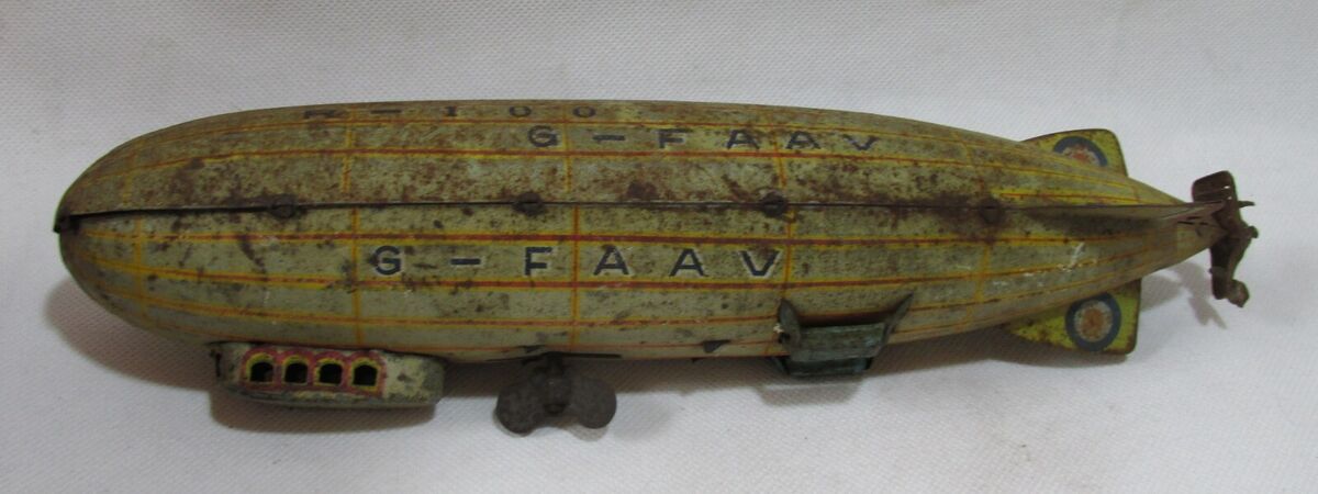 VINTAGE RARE MADE IN JAPAN WIND UP ZEPPELIN TIN TOY, FOR VINTAGE RARE MADE IN JAPAN WIND UP ZEPPELIN TIN TOY, FOR