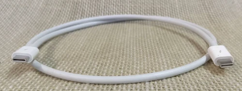 GENUINE APPLE THUNDERBOLT 3 USB-C to C CABLE  A1896 100W MQ4H2ZM/A WHITE 0.8M