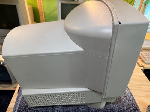 Apple Performa LC 575, Recapped with 40 MB of Ram and an IDE to SSD - Zdjęcie 9 z 16