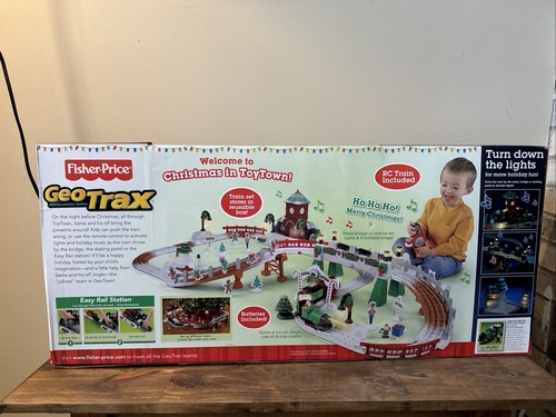 Fisher Price Geotrax Navidad en Toytown RC Set 2010 Toys R exclusivo de EE. UU. SELLADO - Imagen 6 de 13
