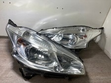 2013 PEUGEOT 208 PASSENGER & DRIVER SIDE FRONT HEADLIGHTS PAIR