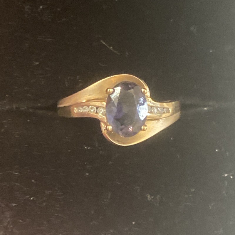 10 KT Iolite And Diamond Band Ring, Size 6.25, 2.868 Grams.