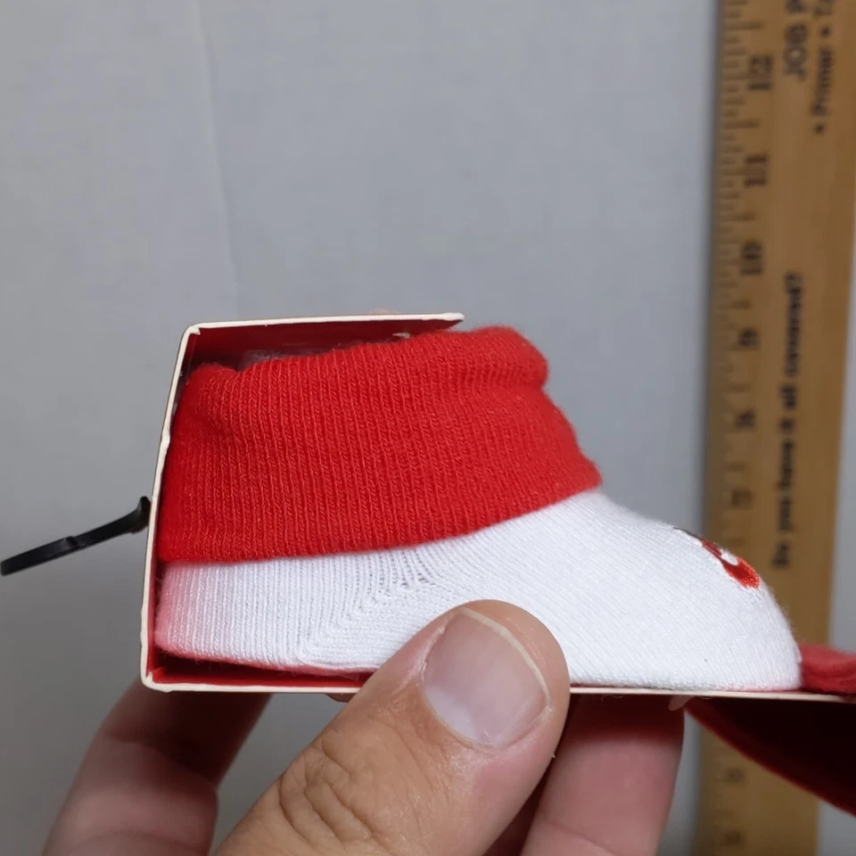 Nike Bebé 2 Piezas Conjunto Botines y Babero Just Do It Rojo Blanco Bebé Regalo Nuevo Foto 4 de 4