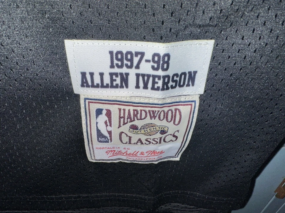 NWT Men’s Large Black Allen Iverson The Answer Philadelphia 76ers Sixers Jersey - Image 4 of 4