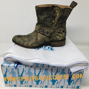 lucchese womens short boots