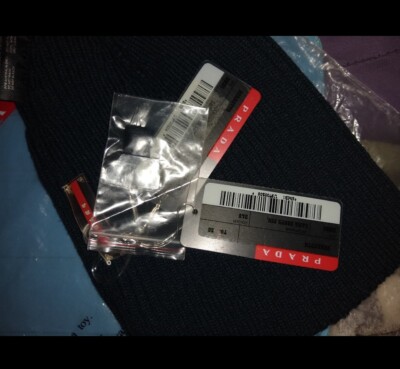 PRADA AUTHENTIC BRAND NEW 100% WOOL ORIGINAL UNISEX DARK PRADA AUTHENTIC BRAND NEW 100% WOOL ORIGINAL UNISEX DARK