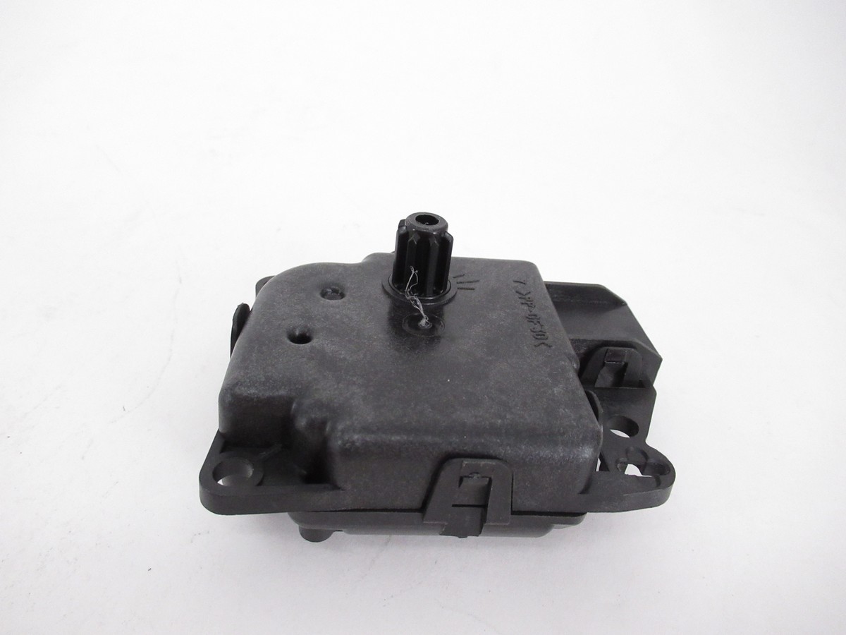 Genuine OEM Nissan Infiniti 27743-ZP00A HVAC Heater Defrost