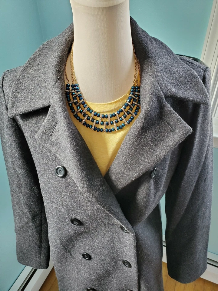 Hecho en Ucrania. Abrigo de lana gris vintage Donnybrook. MUY BUEN ESTADO USADO.Talla 8 Foto 2 de 4