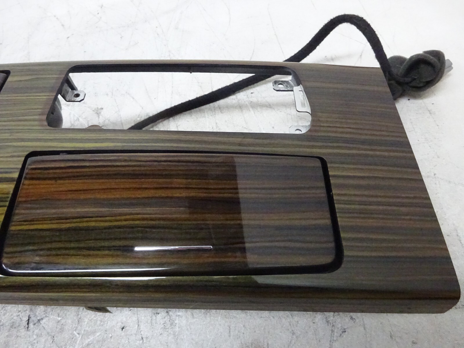 14-17 Maserati Ghibli Center Console Cupholder Armrest Ashtray TriM OEM DE240236