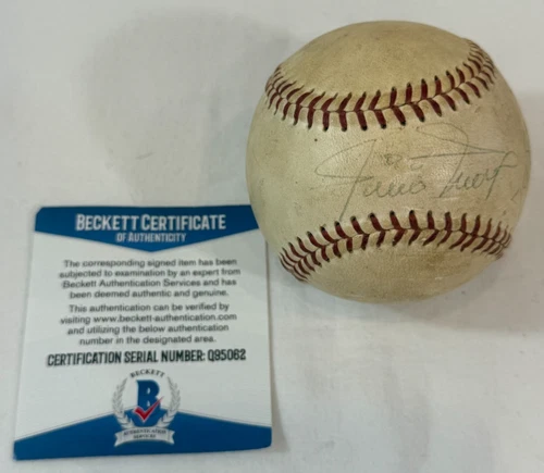 Willie Mays hand signed NL baseball Beckett Certified Auto game used ball READ !