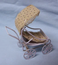 DOLLHOUSE MINIATURES 1980s Concord Miniatures All Metal White Baby Pram (A1)