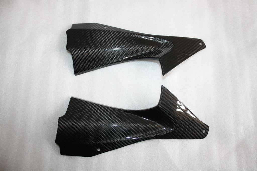 Cache intérieur tête de fourche Yamaha R6 carbone pour remplacer un carénage rayé 2014-2016