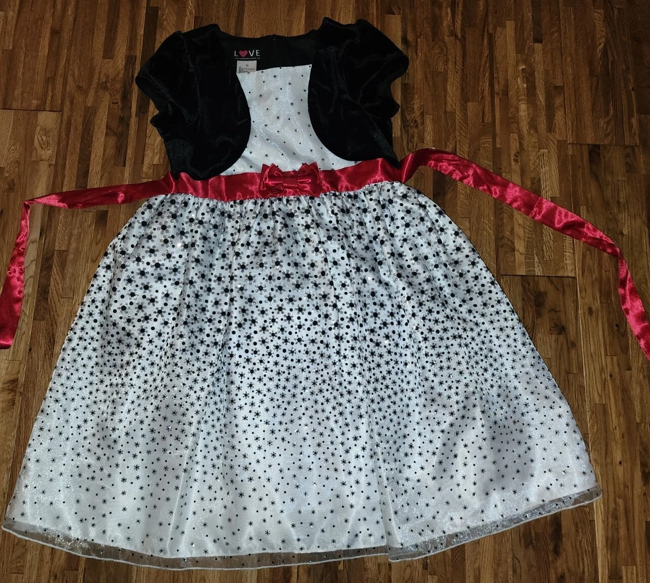 Beautiful Love Sparkle Girls Dress Size 16 Christmas holiday party
Opens in a new window or tab