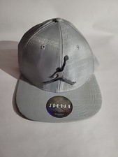 Air Jordan Youth Kids Size Gray Snap Back Hat One Size Chrome Jumping Jordan 23