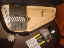 APPALACHIAN AUTOHARP BY OSCAR SCHMIDT OS-45B-15 WITH CASE, TUNNER, STRAP, CORD (