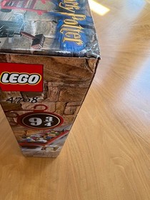 LEGO 4708 Harry Potter: Hogwarts Express New Factory Sealed Box Damage