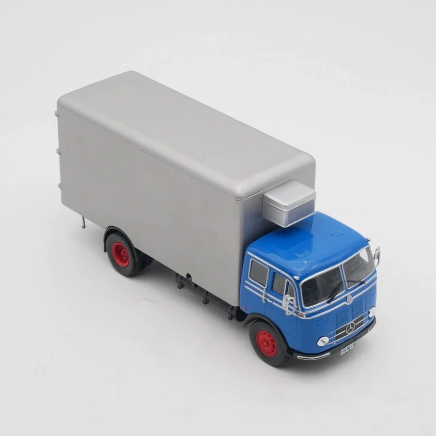 ixo 1:43 Mercedes-Benz LP334 Refrigerated Truck Diecast Model - Image 3 of 4