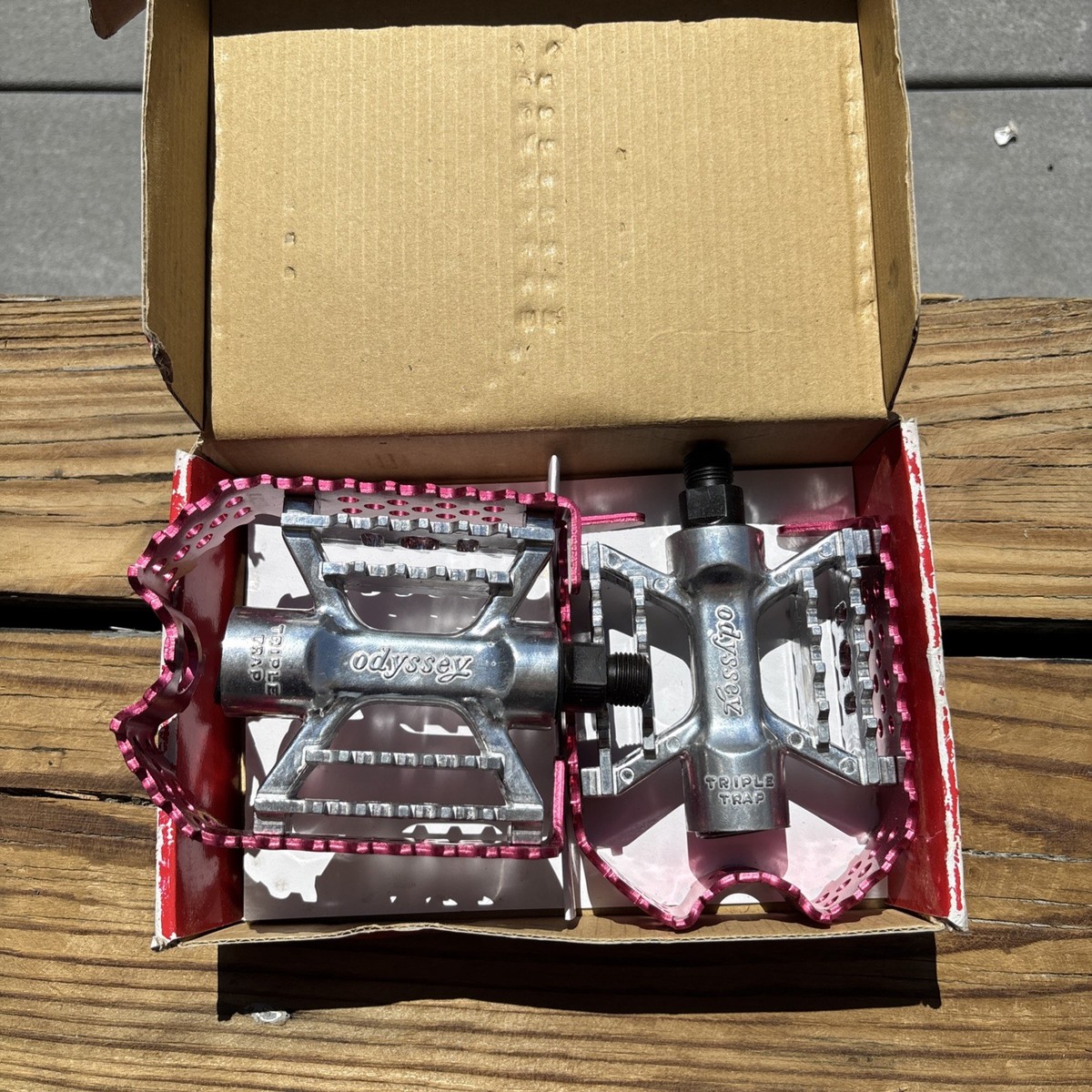 VINTAGE NOS ODYSSEY TRIPLE TRAP PEDALS 9/16 RED SILVER IN ORIGINAL
